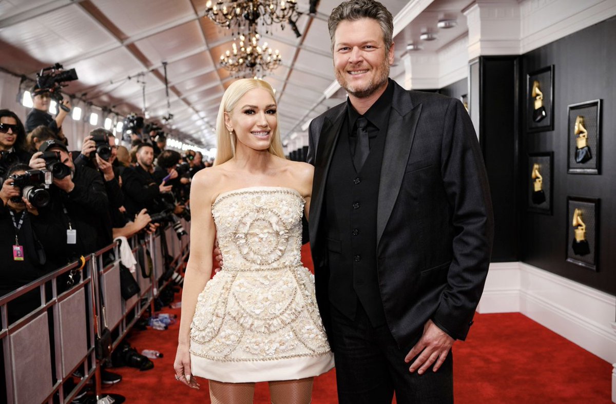 VShefani's tweet photo. Pls Retweet for Vote #BlakeShelton for #TheCountryArtist at the #PCAS https://t.co/5PkiQDeca6