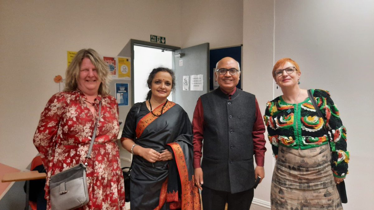 AkhileshIFS's tweet photo. We were delighted to join the launch of #Pratik Spring issue: Baudelaire at 200 Years, at the English Language Institute, #Dublin, followed by beautiful poetry recitals by #YuyutsuSharma, #DanielWade and #EmerDavis and Peter O’Neill. https://t.co/7DFRObrDD5