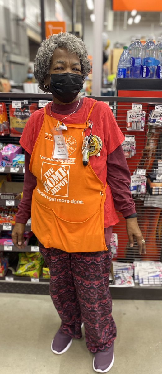 SelenaC3804's tweet photo. PJ day, @ store 3804. #Cammonth😊 https://t.co/fXUoDAXKfX