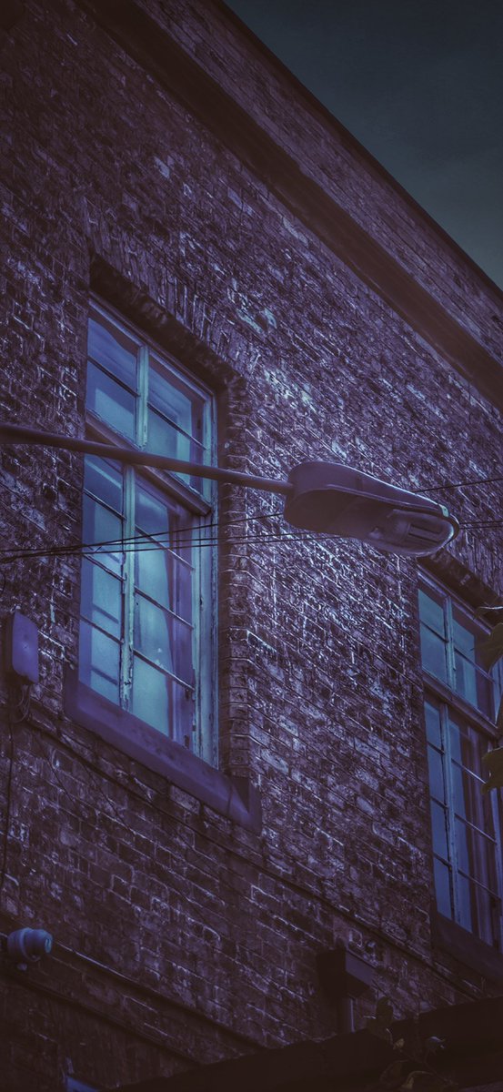 HowdenDawn's tweet photo. Another one for you of St. Catherines @GrimArtGroup #grimartgroup #StCatherines #Halloween #bluewindows https://t.co/MoWqlTCG5b
