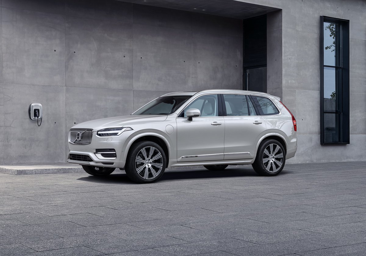 AutoSuecia's tweet photo. El #VolvoXC90 #Recharge, nuestro SUV superior con motorización híbrida enchufable. El vehículo perfecto para moverse de forma sostenible y segura

Descúbrelo en Auto Suecia y descubre también nuestras unidades de #VolvoXC90 #VolvoSelekt en stock: https://t.co/5BQ3ZfEWFs https://t.co/K28fZINTk1