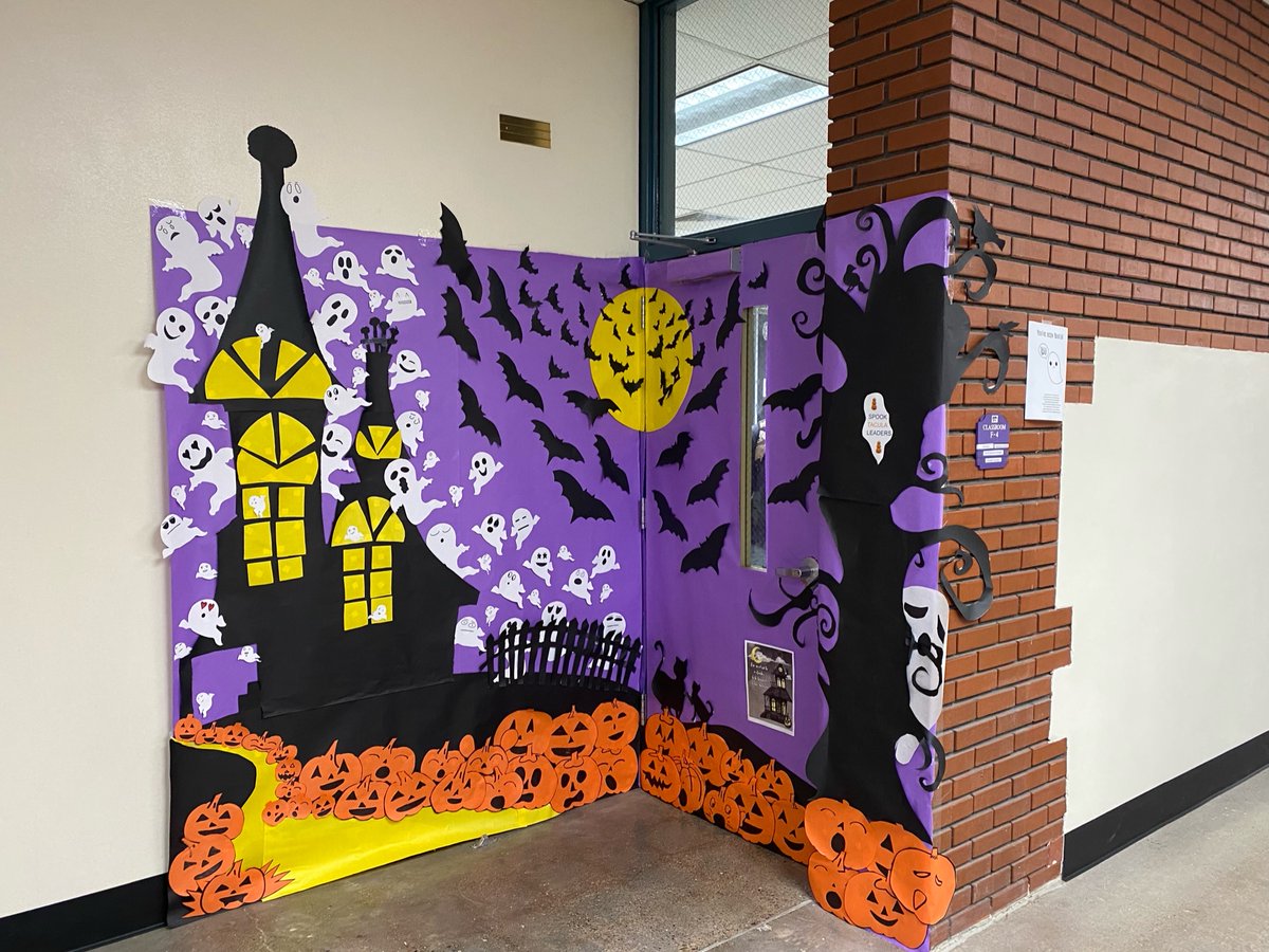 ClovisCouncil's tweet photo. We hope all of you are having a fun, festive Halloween week at CHS. Don't forget to stop by F4 and take a picture. CHS Student Council worked hard on it and would love for you to tag us in your posts! Have a safe and HAPPY HALLOWEEN! #halloweenfun #wildcatsstuco https://t.co/pxCjRCcjPc