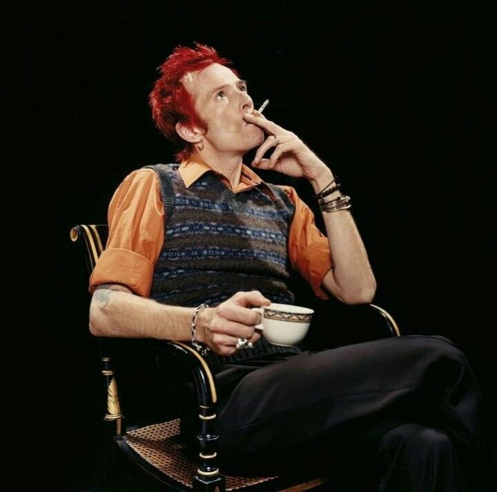Happy birthday scott weiland!!! 