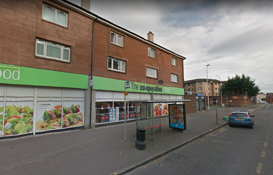 PaisleyPOWT's tweet photo. Neilston Road
Looking at Neilston Road at Stock Street as it was about 1965 with Hoods Grocers on the corner, and again about 2015, the Co-op signage has changed since then and we've lost the Bank of Scotland ... https://t.co/0dHlvZ8Wyl