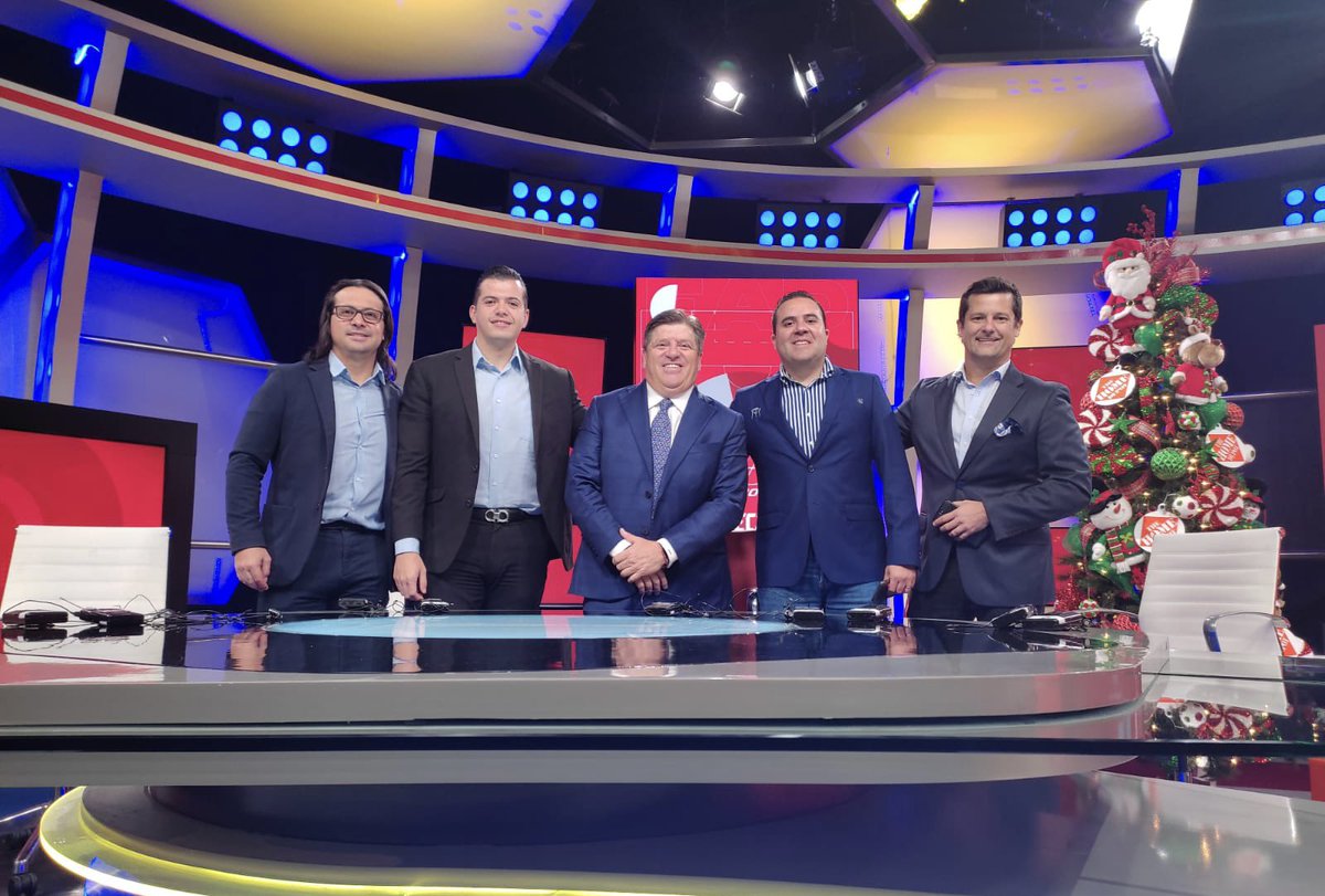 mmdeportesmx's tweet photo. Ya estamos EN VIVO con @MiguelHerreraDT en #FAD

🚨 SINTONIZA 🚨 @multimediostv #Canal6 https://t.co/4uU3pgXyHI