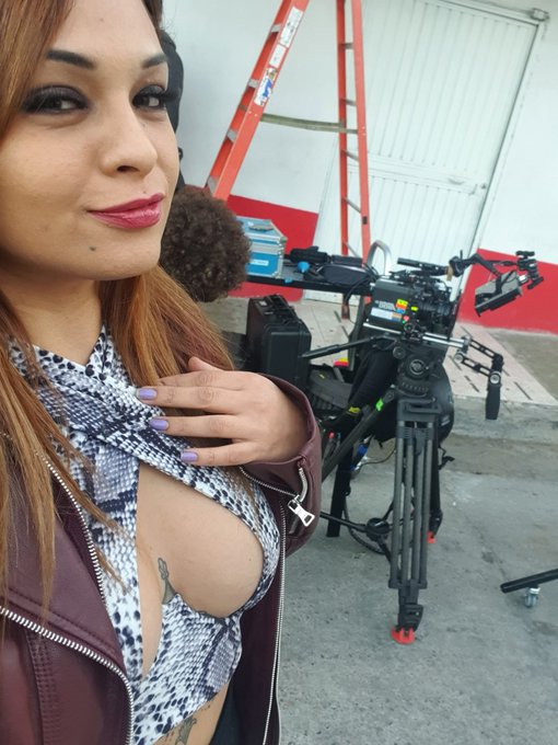 Estamos grabando la pelicula sleepwalk 🥰😍 otra mas a la lista 😁 https://t.co/HEiy3663If