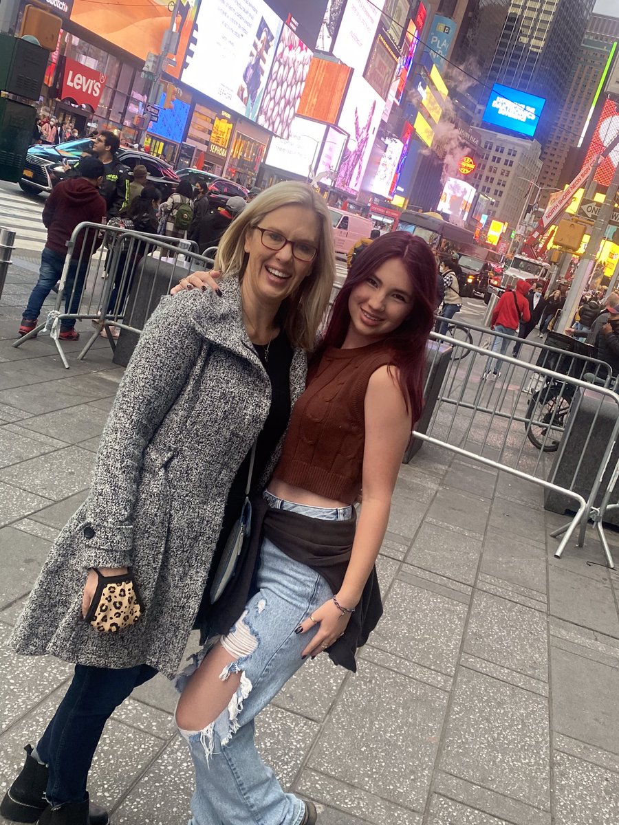 kaybloom's tweet photo. It’s been too long NY https://t.co/iKxRGSIWZk