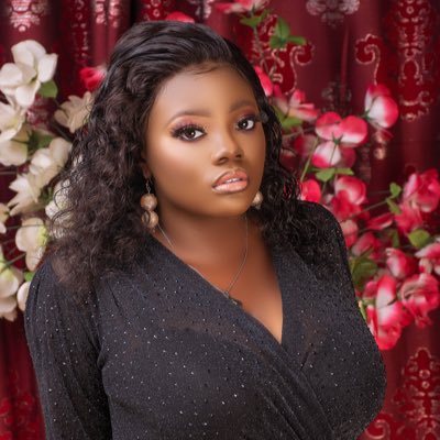 Ladystarherself's tweet photo. Happy birthday to me❣️#NewProfilePic https://t.co/UfYxMCZn4b