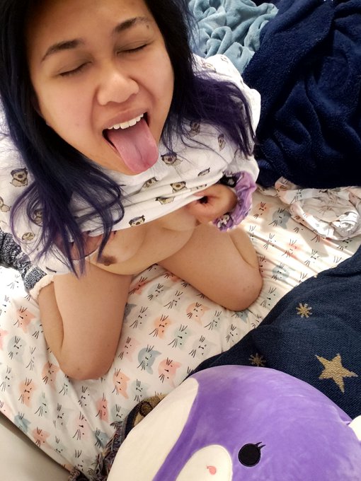 Sub to my fansly and you'll see cute little gems like this! https://t.co/74bRcHpDG1 https://t.co/VfI