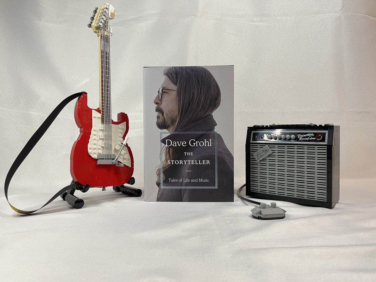 spruesnstuds's tweet photo. Build video of the #fenderstratocaster will be up on my YouTube channel will be up in a month. @foofighters This book in the middle rocks as hard if not even louder than 10 guitars hooked up to 10 amps blasting at 150 decibels. I describe the book as: 🔥🤘🧨🎸🤯💥#lego #afol https://t.co/Wb7UjPAK7t