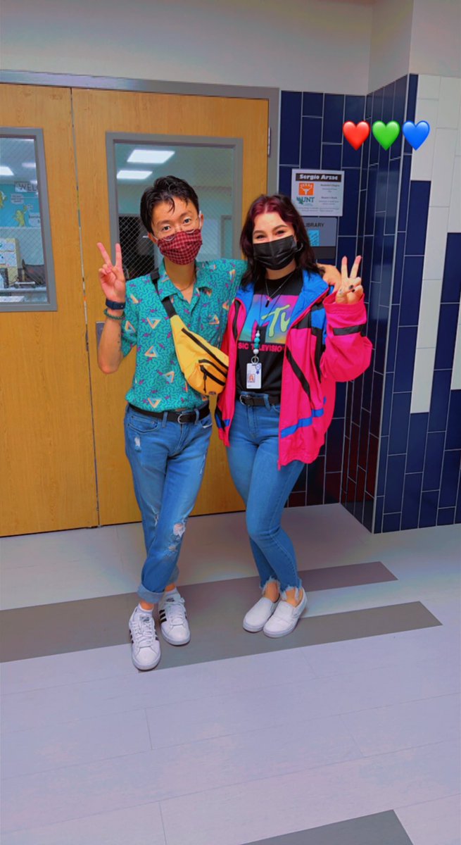 gtxteacher's tweet photo. #RedRibbonWeek #DrugFreeLooksLikeMe

Happy Wednesday! Decade Day! I’m from the 90’s looking like Saved By The Bell &amp; @GoMsGivens  from the 80’s looking very Retro! 

Absolutely loving the themed days at @yaleroadrunners 

#RISDPowerOfLove https://t.co/XQ6OMbuYRg