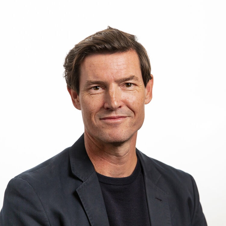 CHESM_unimelb's tweet photo. A big congrats to Dr @KadePaterson for his award from @SMA_News! 🥳🤩

Kade was awarded Best Paper for Clinical Sports Medicine (Senior Career Researcher).
 
For paper: "Flat flexible compared to stable supportive footwear for self-managing knee OA symptoms" link 👇

@UniMelbMDHS https://t.co/OVSna6F1yQ