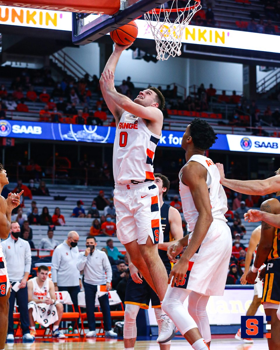 Cuse_MBB's tweet photo. Grad transfer's stat line:

19 PTS
7-11 FG
2-5 3FG
7 REB
5 AST
3 STL

@jimmyb_23 https://t.co/KmcdrNdKAK