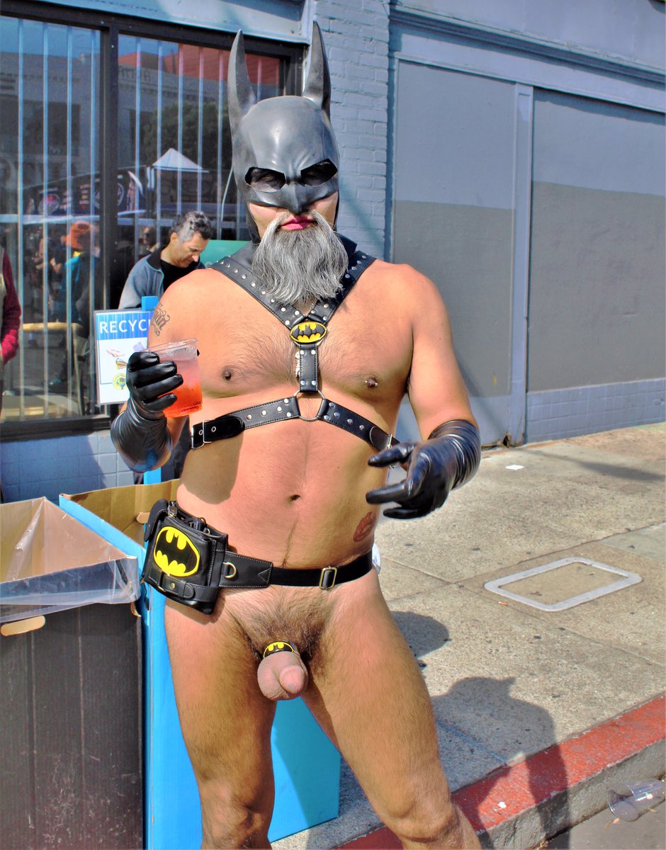 GaydianPhotos's tweet photo. MegaHood 2021 Folsom Street Fair
#FolsomStreetFair #megahood2021 https://t.co/bkvPMCXHVn