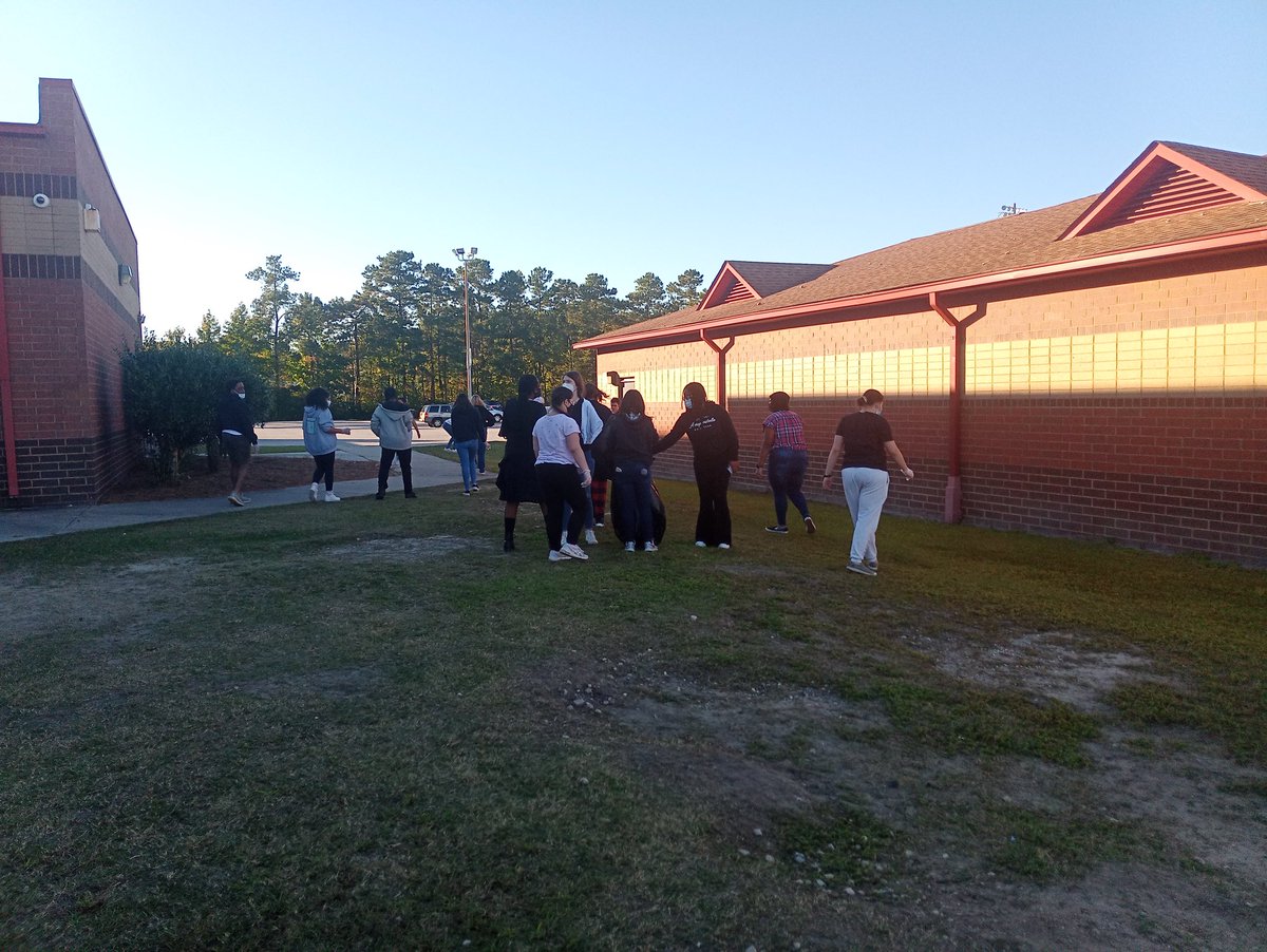 Our kids showed our campus some love this afternoon and picked up trash around campus. Our custodial staff does a great job but we did what we could to make it a little easier for them! Love these kids and their hearts for service! <a href="/GooseCreekHigh/">GCHS</a> <a href="/nationalbeta/">National Beta</a>