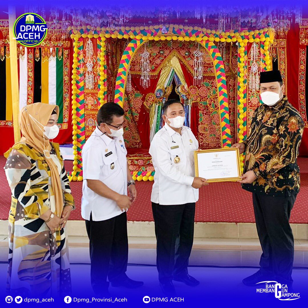 dpmg_aceh's tweet photo. Penyerahan Piala Juara 2 Lomba Gampong Tingkat Provinsi Aceh Tahun 2021 kepada Gampong Lae Saga Kec. Longkib Kota Subulussalam, Rabu 27 Oktober 2021
#lomdes
#desapercontohan
#administrasidesa
#desamandiri
#inovasidesa
#mulaidaridesa
#sdgsdesa
#aceh
#acehhebat
#subulussalam https://t.co/FNGosqSFJL