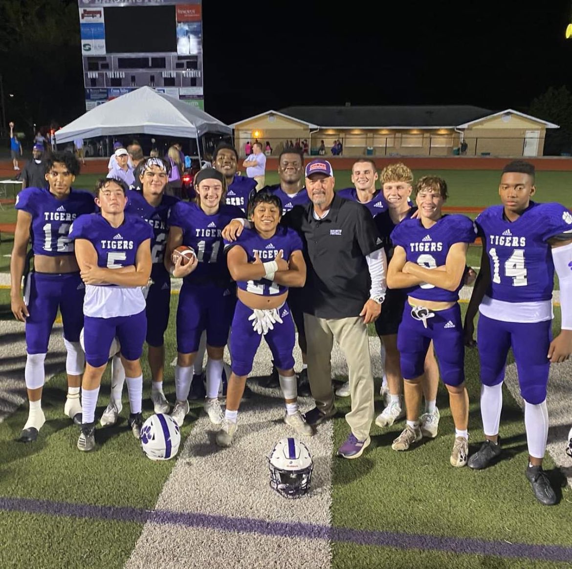 I just wanna shout out to all of my senior buds and thank them for teaching me and playing beside them this season. Now let’s get this win Friday!!! <a href="/CoachTommyAtha/">Tommy Atha</a> @dratledge81 @Mansell247 <a href="/pdotshelley1/">Patrick Shelley</a> <a href="/masonmck_3/">mason mckenzie</a> @SamuelMumpower <a href="/jackpayne04/">Jack Payne</a>