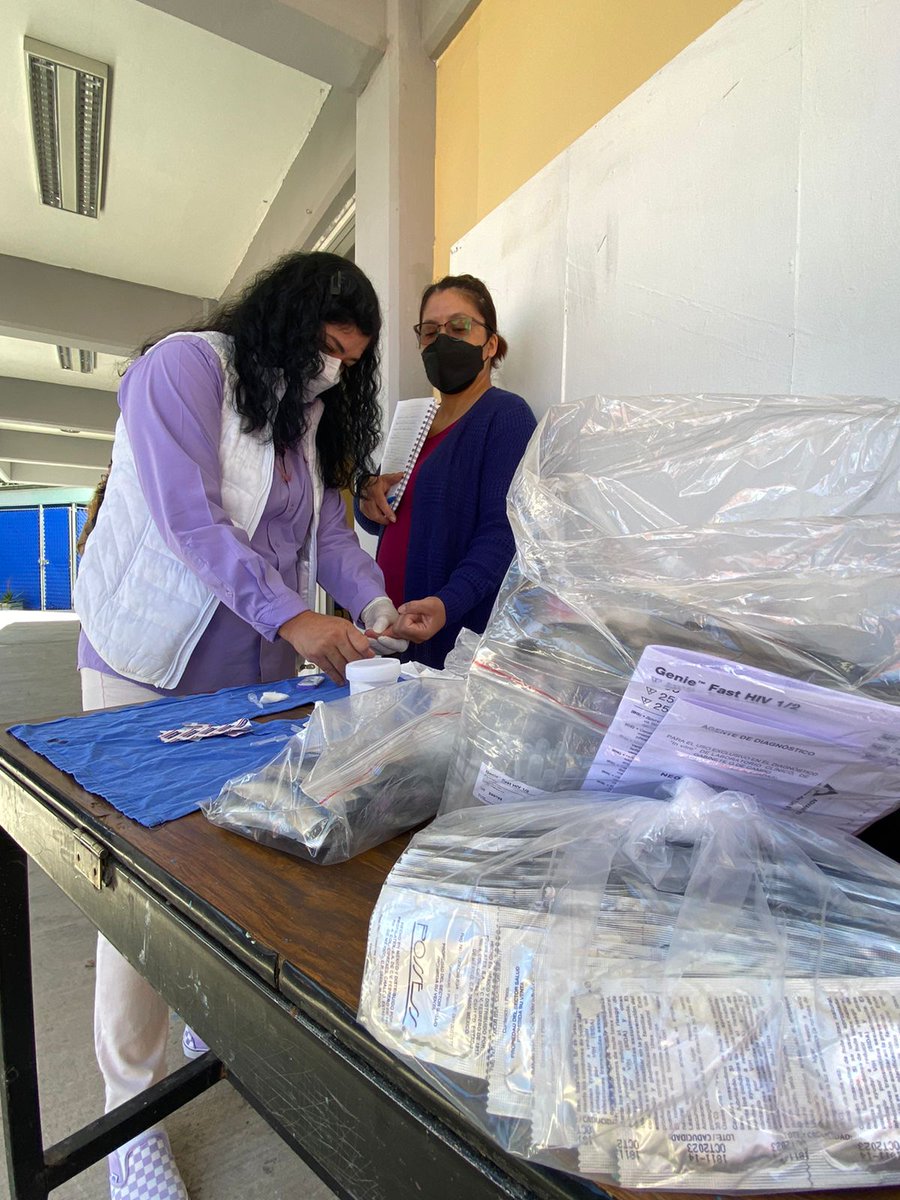 Oficial310's tweet photo. #EPO310 se llevó acabo  la jornada "Prevención de enfermedades de transmisión sexual" donde se realizaron pruebas rápidas de VHI,hepatitis C a toda la comunidad. Gracias maestra.Margarita
#PorNuestraSalud @geramonro05 @israeljeronimol @jorgegalileocv @EdomexDgfa @Bg48Supervision https://t.co/HjEbo0TjoN