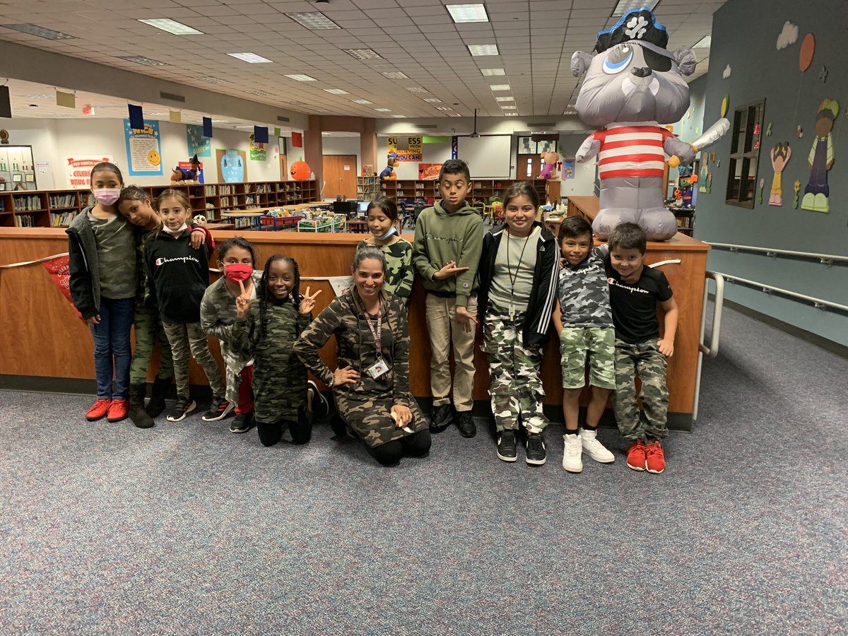 MsCristinaM's tweet photo. Be ALL you can BE, DRUG FREE! #3rdGradeDual @ajbushelem @AJBshCounselors https://t.co/llFjmj1AJ1