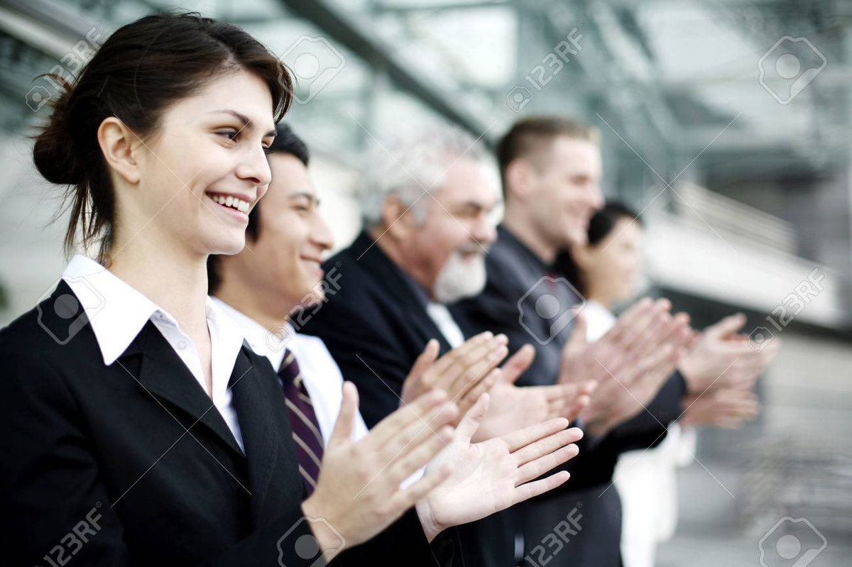 evanalexander02's tweet photo. So called “Free Thinkers” when the announcer says “everybody clap your hands” https://t.co/TooySas3qy