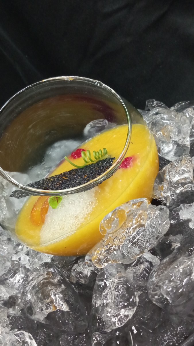 RecioHdz12's tweet photo. Cocina de Autor
Gazpacho de durazno, durazno caramelizado, falso caviar de betabel, espuma de menta, falso coral y brotes.
.
.
.
#CocinaContemporania #CocinaVanguardia #Gazpacho #Chef #UTCV #CocinaSaludable https://t.co/sgkg3tpnyQ