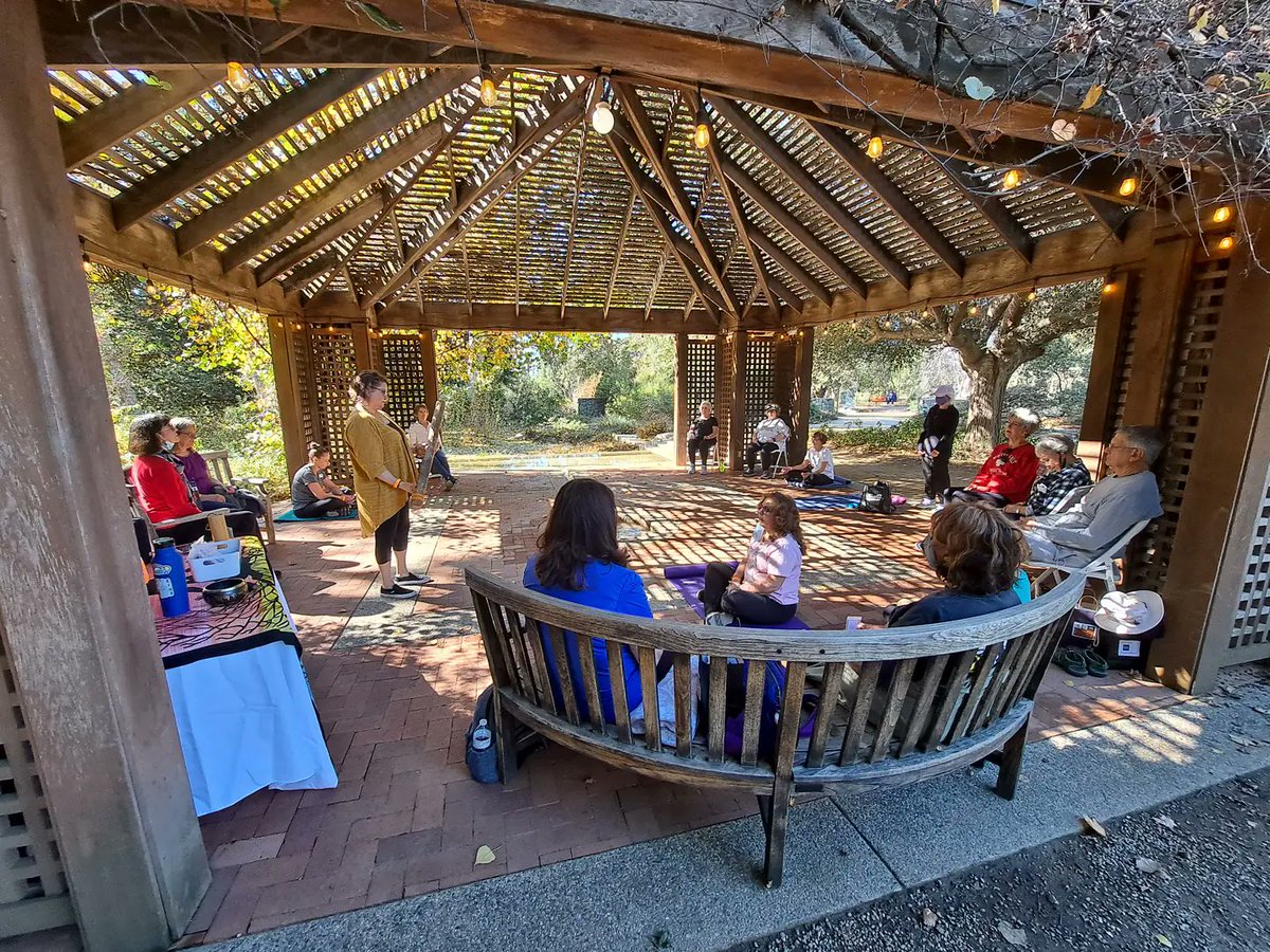 AgingNext's tweet photo. We had a great time hosting #NationalSeniorHealthandFitnessDay! The @CABotanicGarden is gorgeous and the perfect place for an event like this! Did you attend? What was your favorite class?
#AgingNext #Health #Fitness #claremont #yoga #plates #meditation #bonebuilders #taichi https://t.co/sQhsXLf3yt