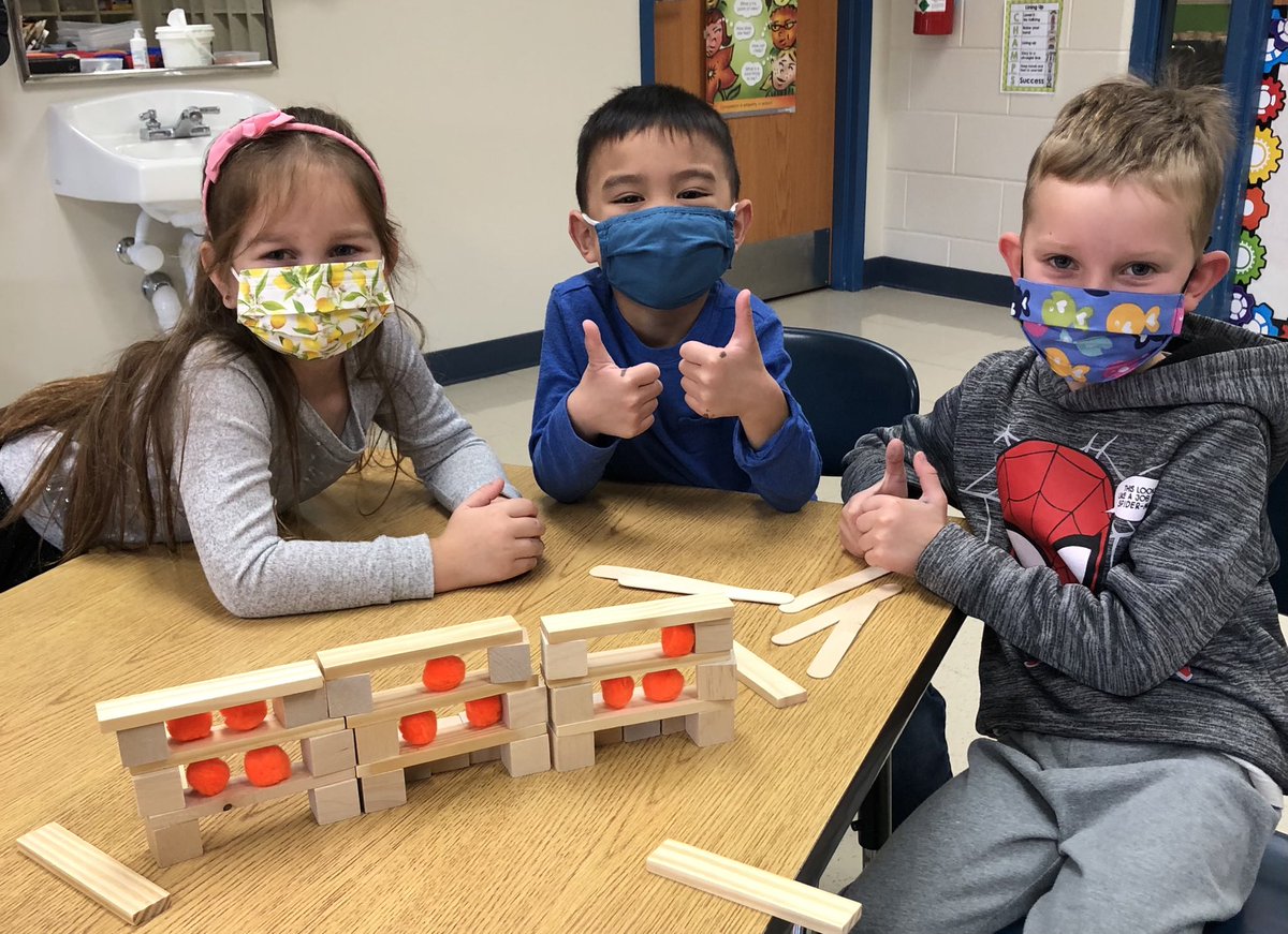 MrsHassels158's tweet photo. Chesak kindergarteners used the Five Little Pumpkin song to inspire them to build a gate that pumpkins could not roll off of:) They had to use critical thinking, communication, collaboration and creativity to solve this problem. Check out their gate designs! @ChesakCheetahs @d158 https://t.co/qNOfpDCHUl