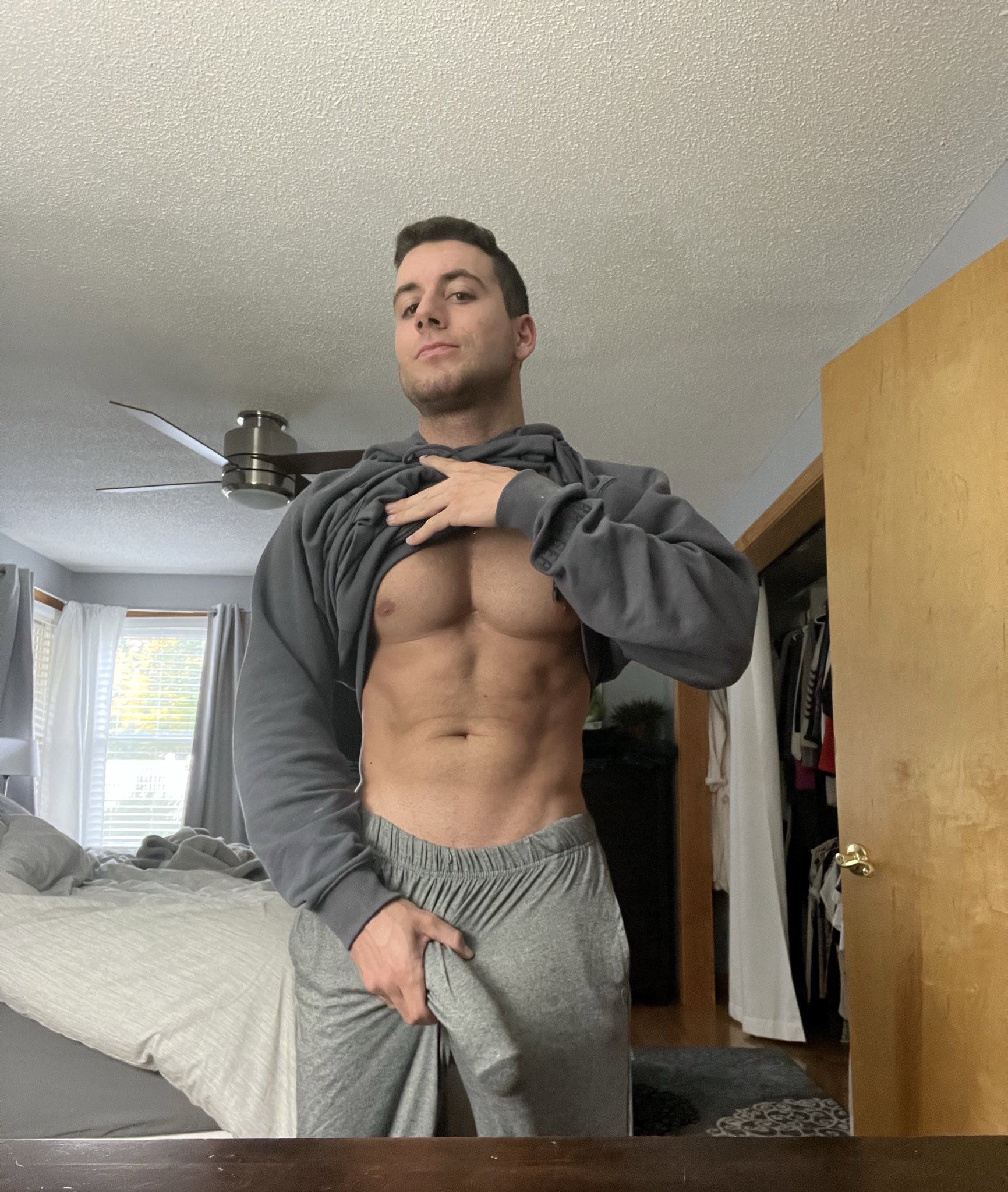 Shreds on Twitter: "Reply if you’d sleep with me👅 https://t.co