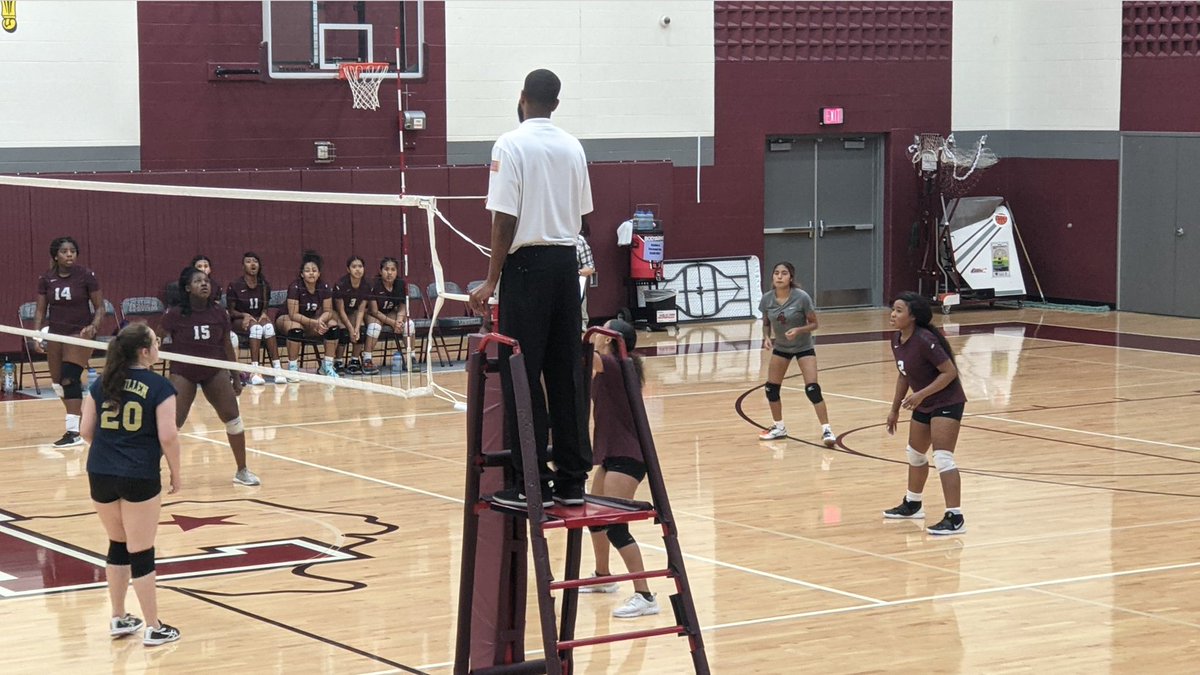 2kidders's tweet photo. Freshman Volleyball game
#killough
#u #l1 https://t.co/19nOTsiEva