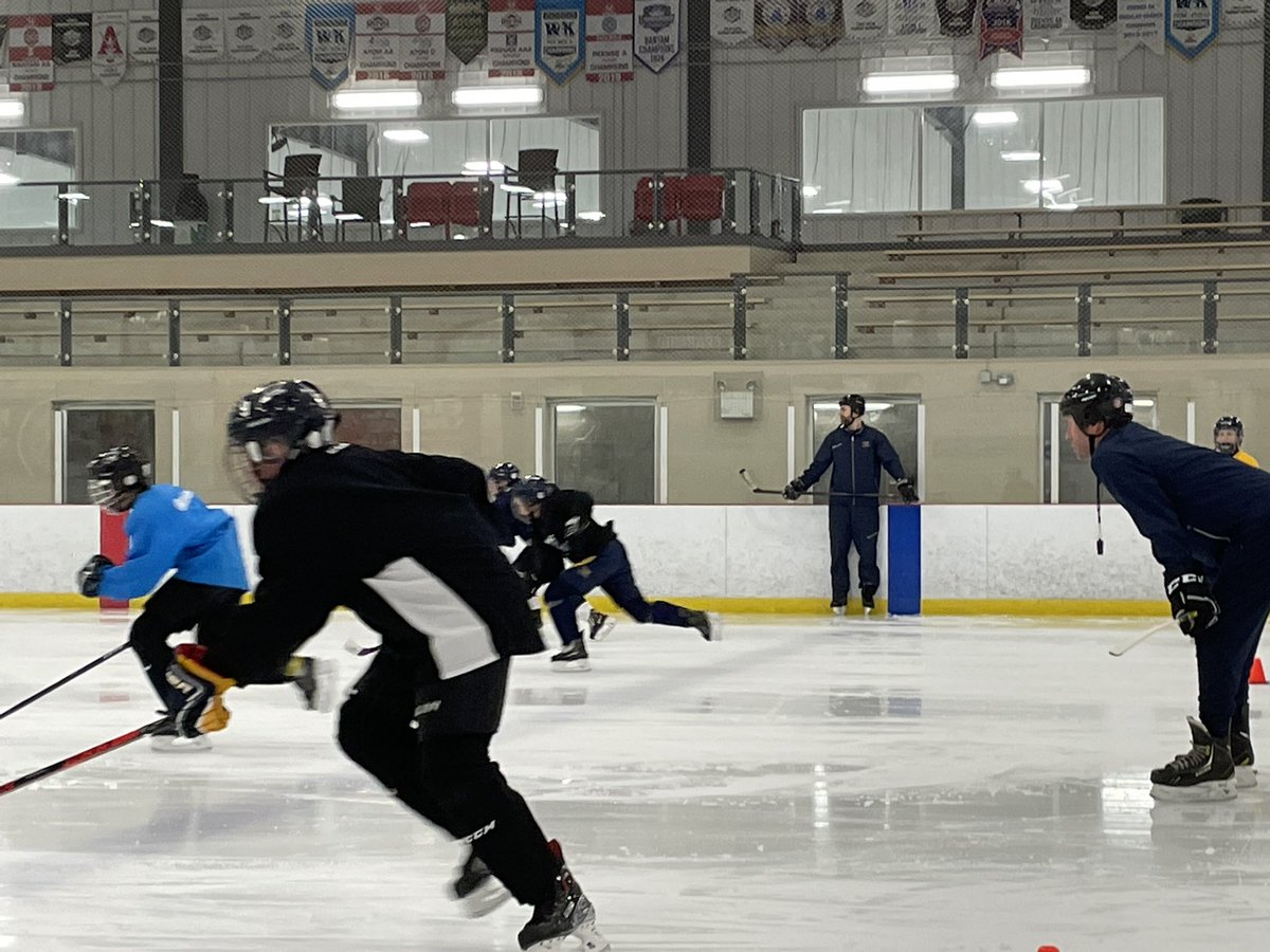InnovCanada's tweet photo. @BluesU13AAWhite Coaches working the squad … players crushed it! #GoBluesGo @bedfordblues https://t.co/B7iyZ15yCs