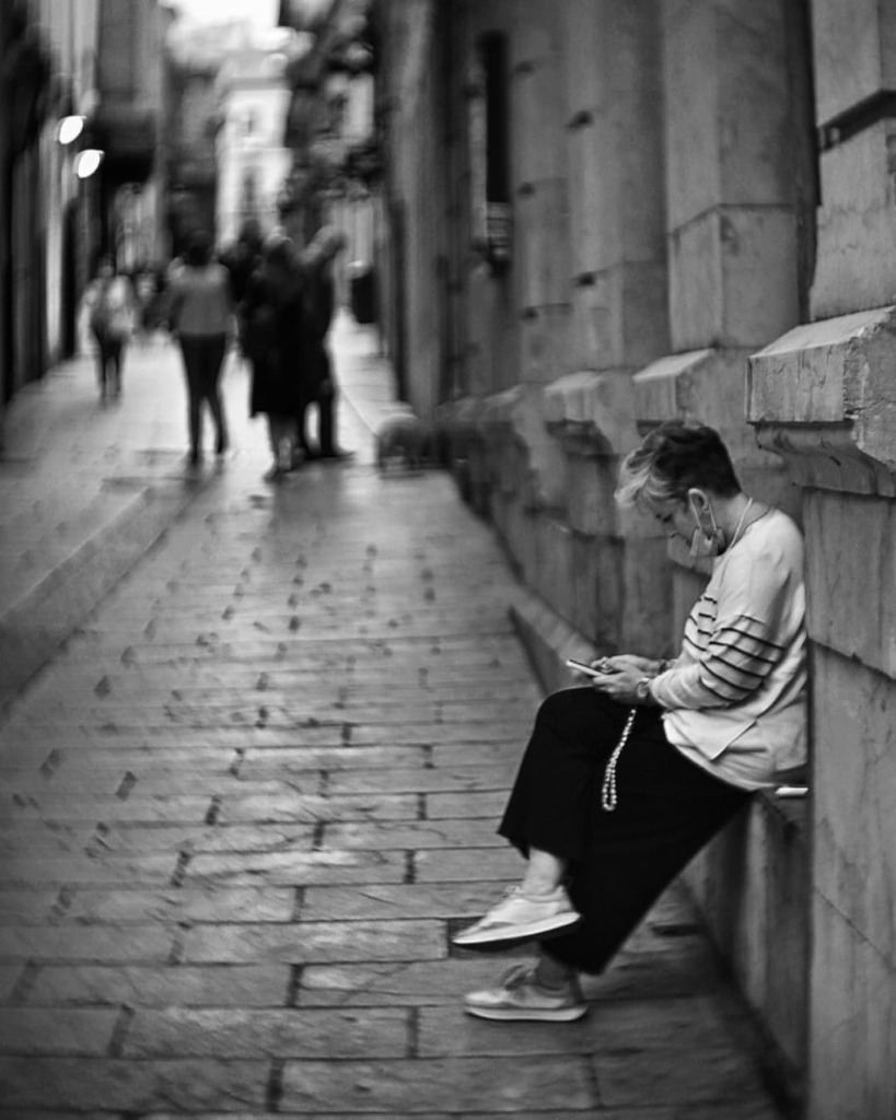 ccaophoto's tweet photo. #reading #book #books #photography #photo #photooftheday #picoftheday #art #streetphoto #streetphotography #streetphotographer #streetreading #blackandwhite #bw #bwphotography #bw_lover #nikon #z50 #nikonℤ50 #16kp #16kp50mmf12 #projectorlens #vintagelens #ukrainianlens #manu… https://t.co/79a9Cx3WCx
