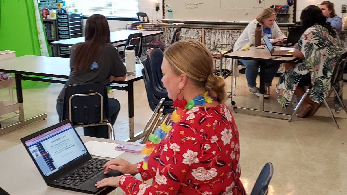 swilliams206's tweet photo. What an afternoon with @ForkShoalsES teachers learning about @KamiApp and reflecting on the session using @Flipgrid. #kamiconnect #flipgrid #GCS1Vision1Voice #gcspli https://t.co/jSXT03VuM0