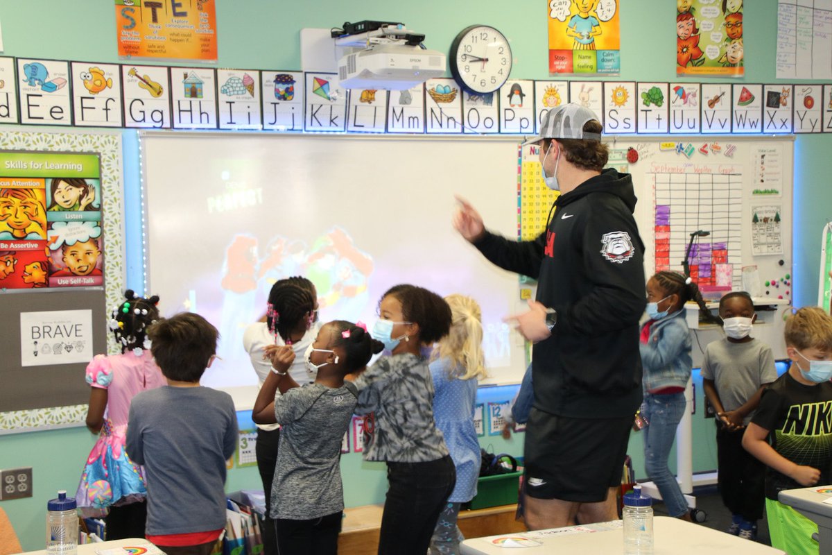 dgdfund's tweet photo. These DGD’s took some time this morning to stop by Barrow Elementary School to hang out with some incredible first graders and read some of their favorite Halloween themed books! One class invited @johnstaton2 to do their ghostbusters dance with them! Way to go guys!

#DGDFund https://t.co/UG12c8K8PD