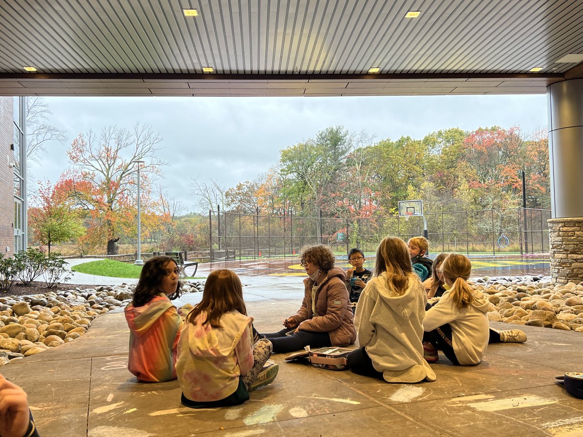 k_12schools219's tweet photo. Snack with a view…and what a view it is! #rainyday #maskbreak https://t.co/bAySkjU1yM