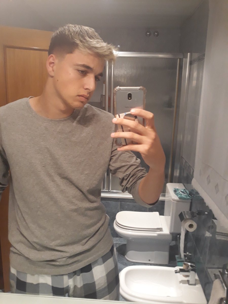 En buenas manos siempre con mi pai <a href="/kibarber_/">Kike Algarra ⚡️</a> . Es que me puto flipa como me lo ha dejado en serio 🔥 Los que seáis de BCN o alrededores ni os lo penséis enserio✂️