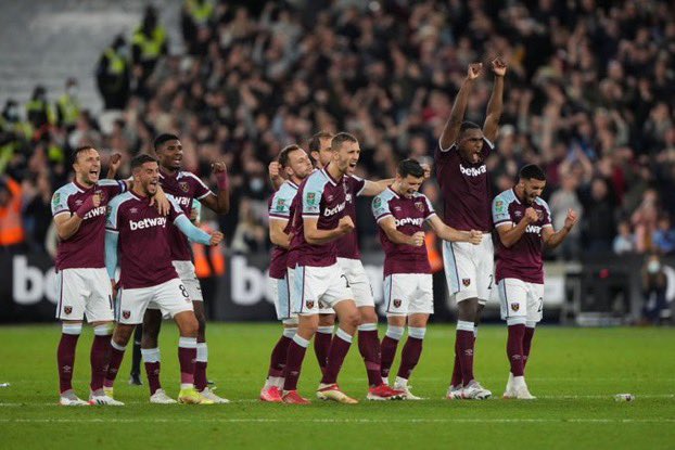 dmartin_gk's tweet photo. What a time to be a West Ham supporter 😊⚒⚒⚒. COYI https://t.co/0PtFye4lCZ