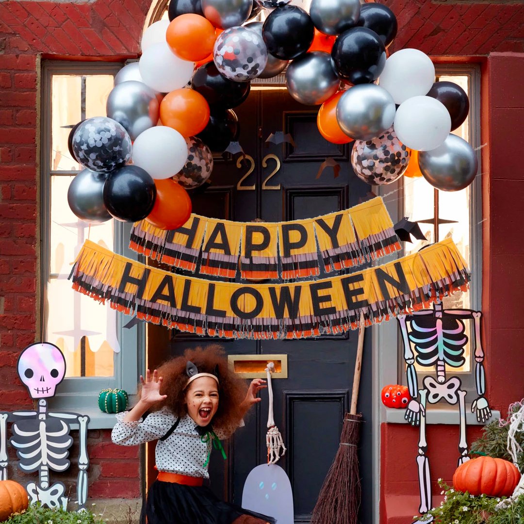 redballoonco's tweet photo. Whether you're throwing a party for grown-up ghouls or little ghosties, find classy and vintage-style Halloween details at The Red Balloon Company in Seattle. We have all the basics: Meri Meri cups, plates, napkins and paper decor. Plus candy and balloons! https://t.co/9CBoYUWCna https://t.co/5zN7iP5aTU