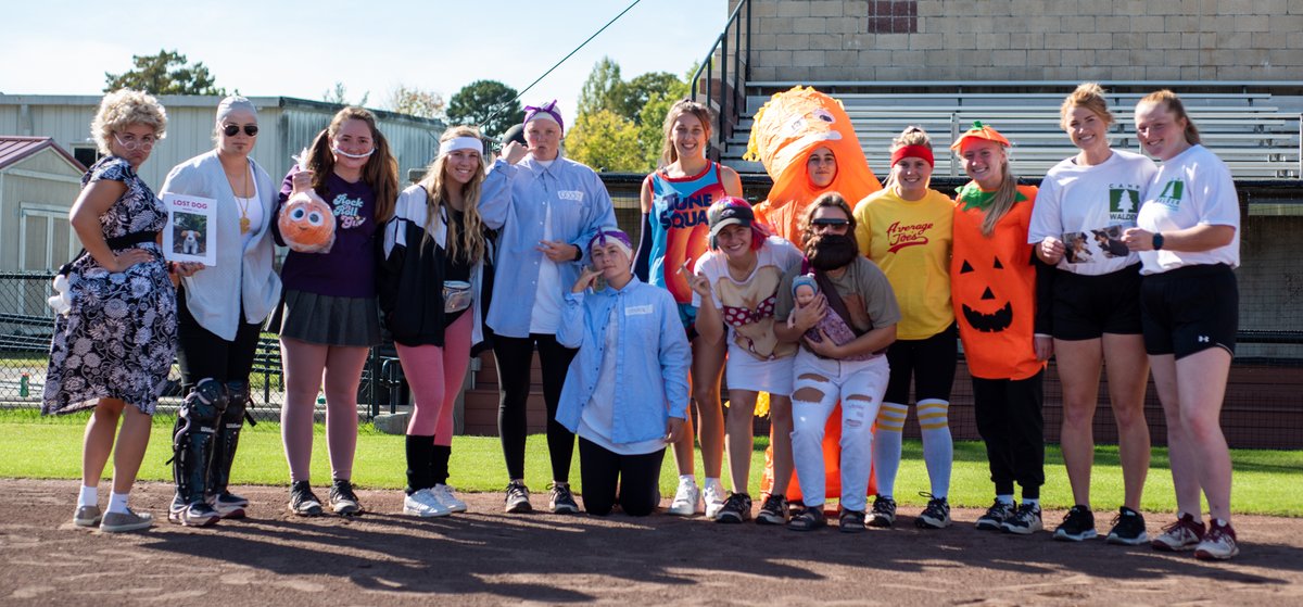 SIU_Softball's tweet photo. Halloween practice >> every other practice

#Spookyszn 🎃

🖼️ » https://t.co/PuzmJpdxa5 https://t.co/MhMmrTitEl