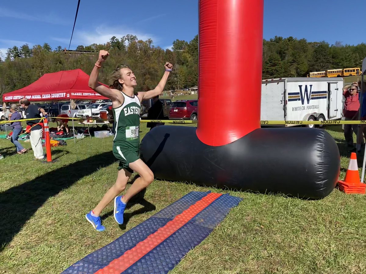 CaseNPoynt's tweet photo. Proud of his hard work and dedication. 3rd place at region and state-bound next weekend. 🦅 https://t.co/nAvMQC7l2t