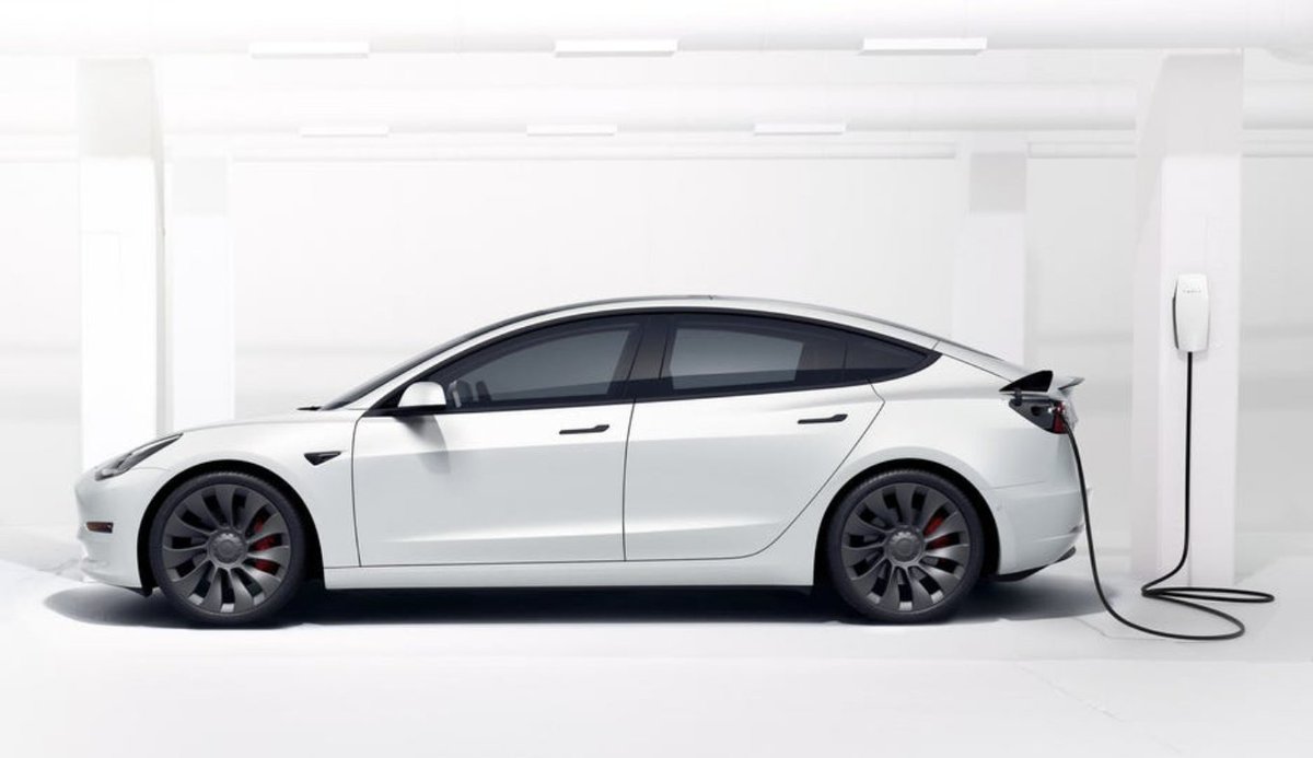 Forbes's tweet photo. Uber electrifying its ride network with up to 50,000 of Hertz’s new Teslas https://t.co/MCgRzisJFs https://t.co/rKlwNU5toE