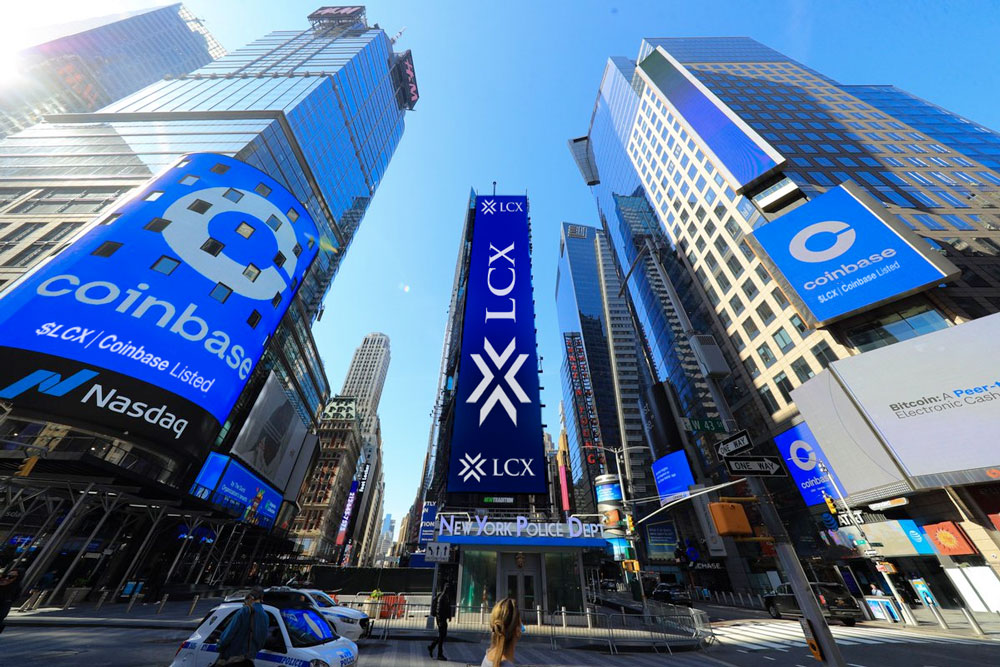 lcx's tweet photo. Coinbase Lists $LCX Token 🤩

Coinbase today announced listing of $LCX Token with three trading pairs LCX / USD, LCX / EUR and LCX / USDT. 

Deposits are open. Trading will begin tomorrow on or after 9AM Pacific Time (PT) Thursday October 28, 2021.

https://t.co/oRHuFGbB27 https://t.co/4KWoSbKMdA