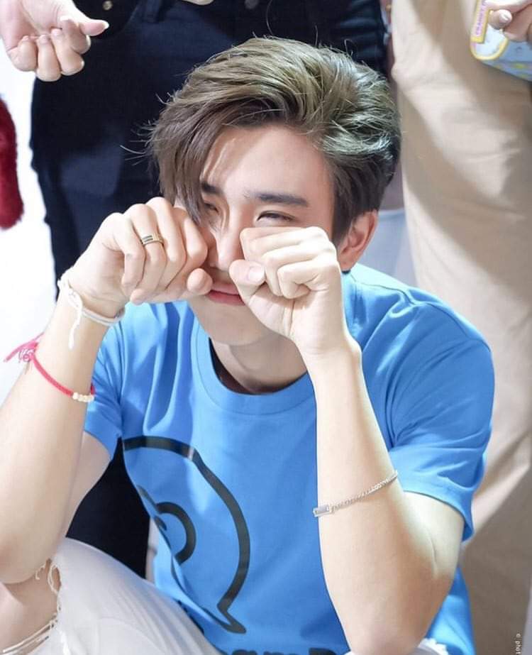 protanapon's tweet photo. Whatever others say don't mind them. #KDPPE is always here for you.. those people say not good to you is just insecure.. Do whatever makes you happy.. and comfortable.. Fighting.. We love you @perthppe Thank you also @perthplangun @Gonghive24 for being with Perth. #PerthTanapon https://t.co/vkilXVW2WM