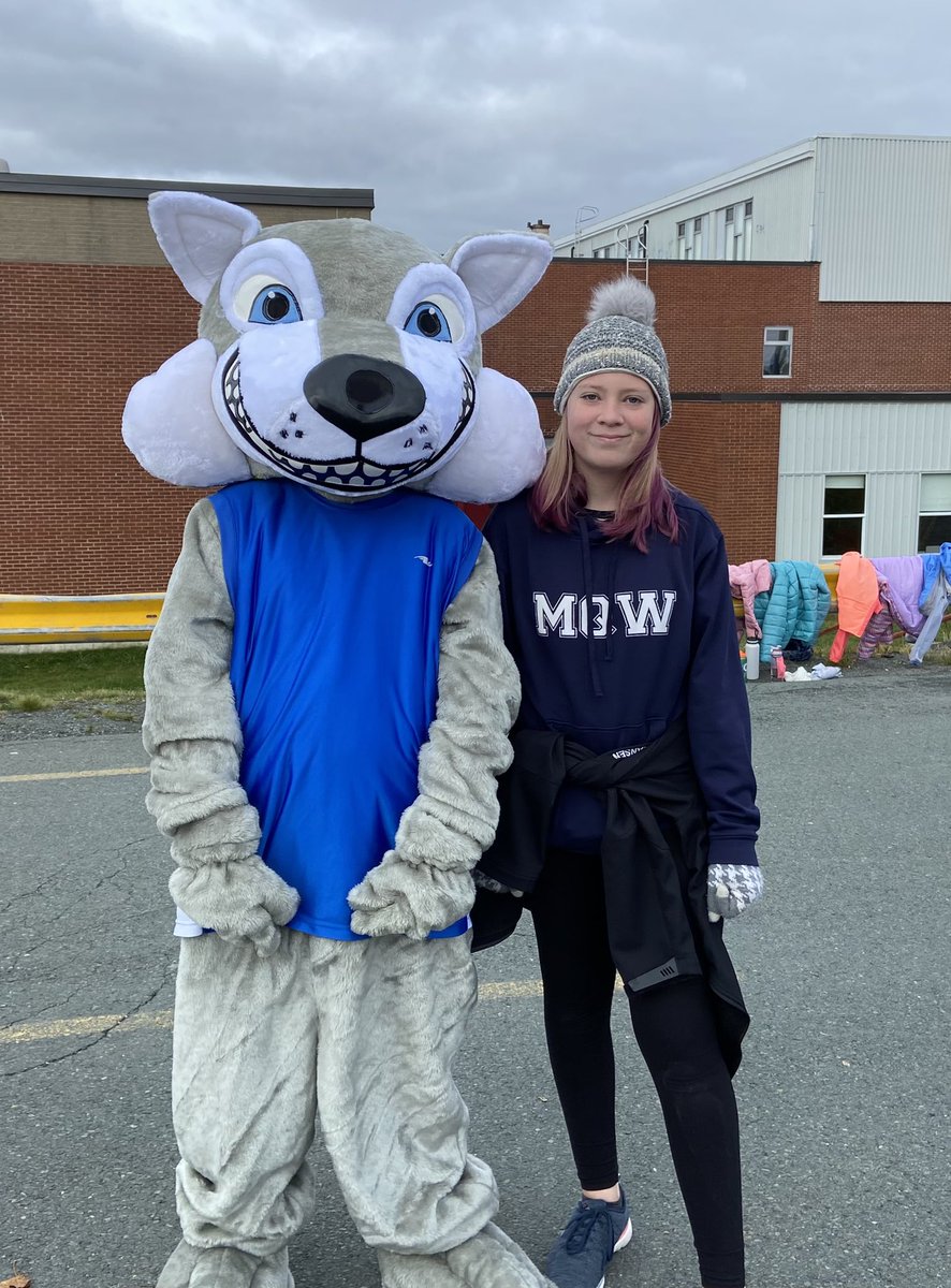 Zoehami's tweet photo. Some random pics celebrating our @MQWSchool Great Pumpkin Run! #sportsmanship #schoolspirit #fun Thanks for coming out Howler! https://t.co/LvVaPCSpyI