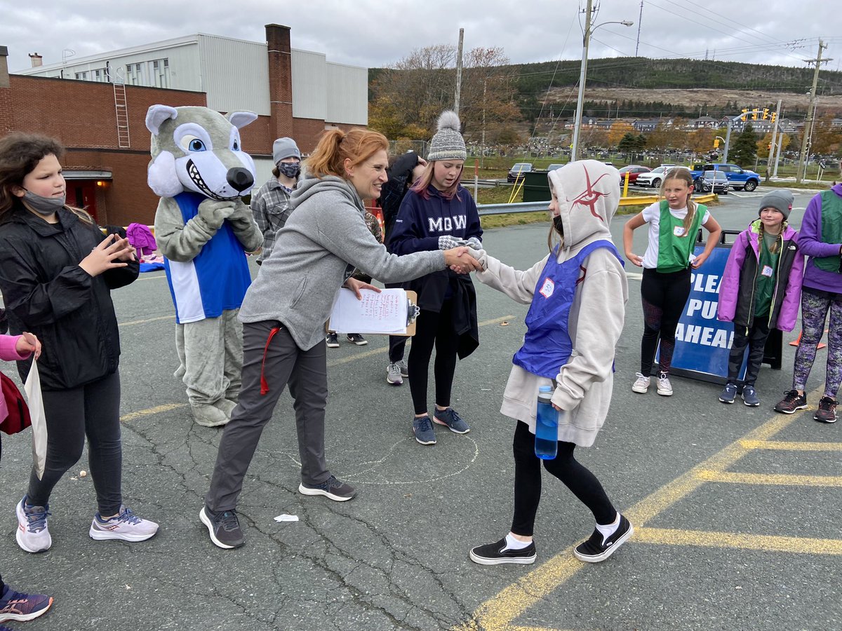 Zoehami's tweet photo. Some random pics celebrating our @MQWSchool Great Pumpkin Run! #sportsmanship #schoolspirit #fun Thanks for coming out Howler! https://t.co/LvVaPCSpyI