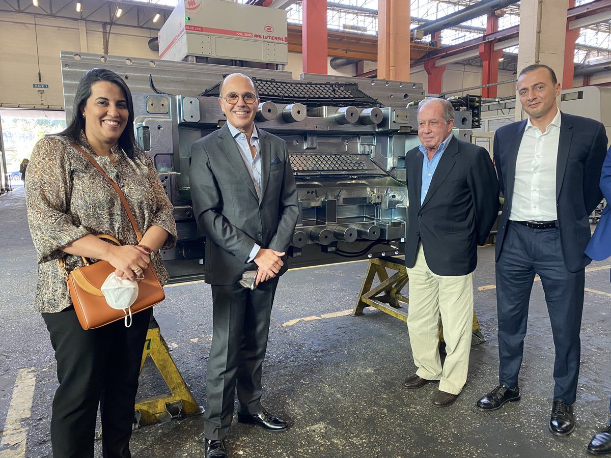 OTH17B's tweet photo. #Maroc #missioneconomique #OliveiradAzeméis #portugal #AntónioSilvaRodrigues #Simoldes visite et entretien avec l’un des leaders mondiaux dans la fabrication des moules et dans la plasturgie engagé pleinement dans le développement secteur automobile au Maroc https://t.co/5p0NypTIuN