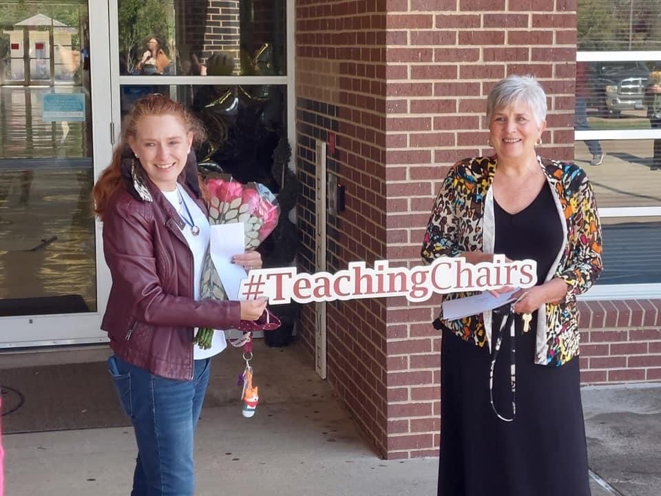 LoweryRoadFWISD's tweet photo. Congratulations to Mrs. Angela Ferguson the Lockheed Martin Chair for Teaching Excellence in Elementary Math and Science. We are proud of you!! @FortWorthISD #EastsidePride #TeamLowery https://t.co/XXPM9cSFTY