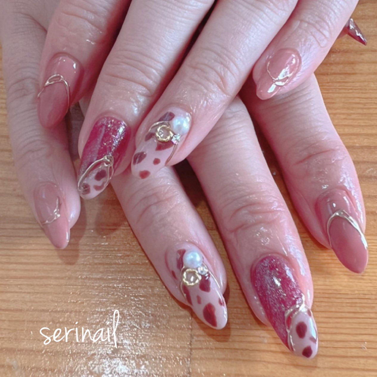 サテン ジャンパー ピンク ベージュ レオパード柄. 糸引きあり サテン ジャンパー ピンク ベージュ レオパード柄. 糸引きあり