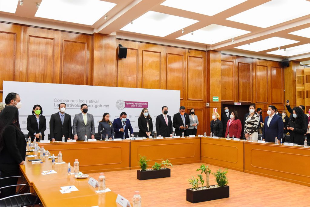CongresoEdomex's tweet photo. 📰 Instalan Comisión de los Derechos de las Niñas, Niños y Adolescentes. 

#Comunicado 👇🏾
https://t.co/xt8Ftwm772 https://t.co/NPWHrpaXIi