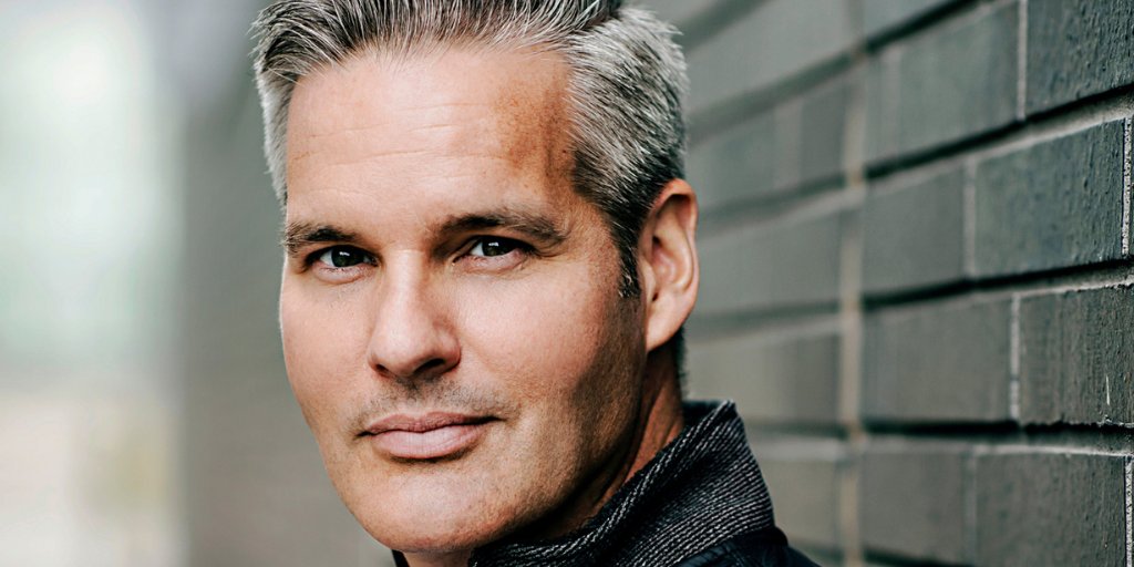 Conestoga_Inter's tweet photo. 👋Meet Kyle Christie, Entrepreneur &amp; Professor of Creative Insdustries.
He always says: "I won’t teach you anything you don’t need to know"
Kyle  is a trained journalist who spent fifteen years reporting and anchoring news for the @CTV News in Kitchener and @CP24 in Toronto. https://t.co/pBLG5Y99oH