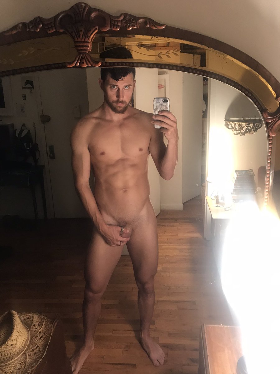daddysugarr_raw's tweet photo. found some good lighting, thanks for asking #brocave https://t.co/ctUFvjLeKx